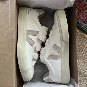 VEJA Recife sneakers - new in box!